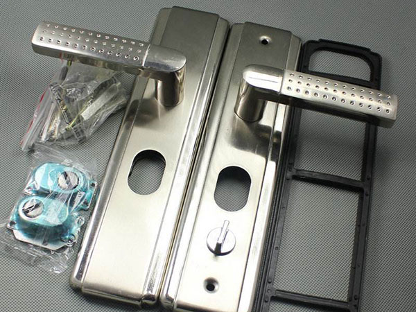 龍口開(kāi)鎖價(jià)格（上門(mén)修鎖電話(huà)）