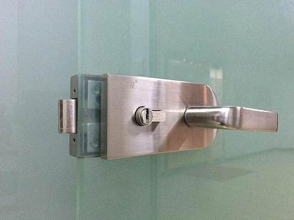 芙蓉區(qū)開(kāi)鎖價(jià)錢(qián)（換鎖芯公司）